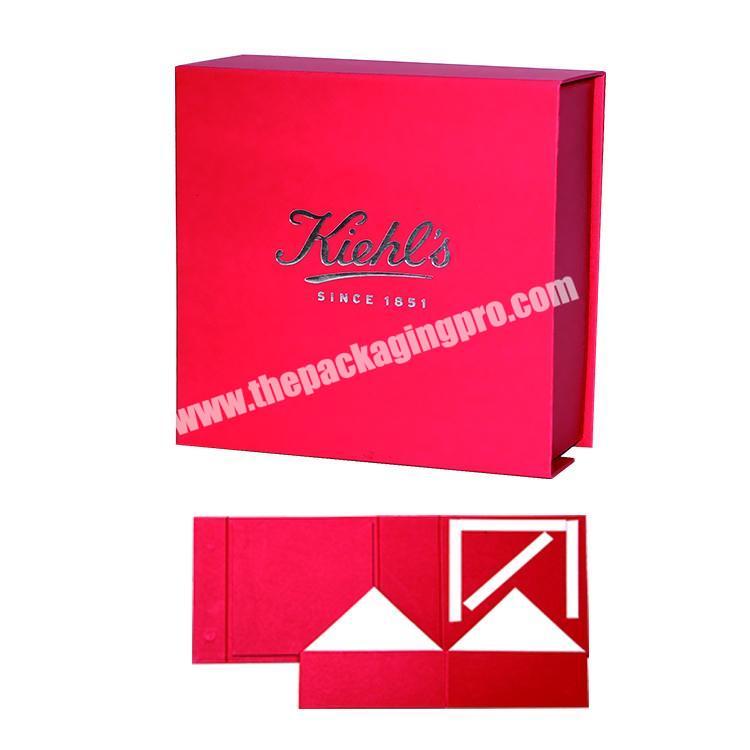 Cardboard folding box for gift and brand printing with magnetic closure