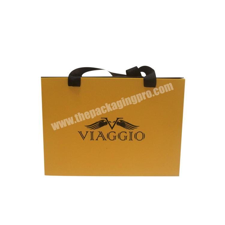 Cheap Custom  Luxurious RIgid Magnetic Folding Gift Box With Handle for Clothes