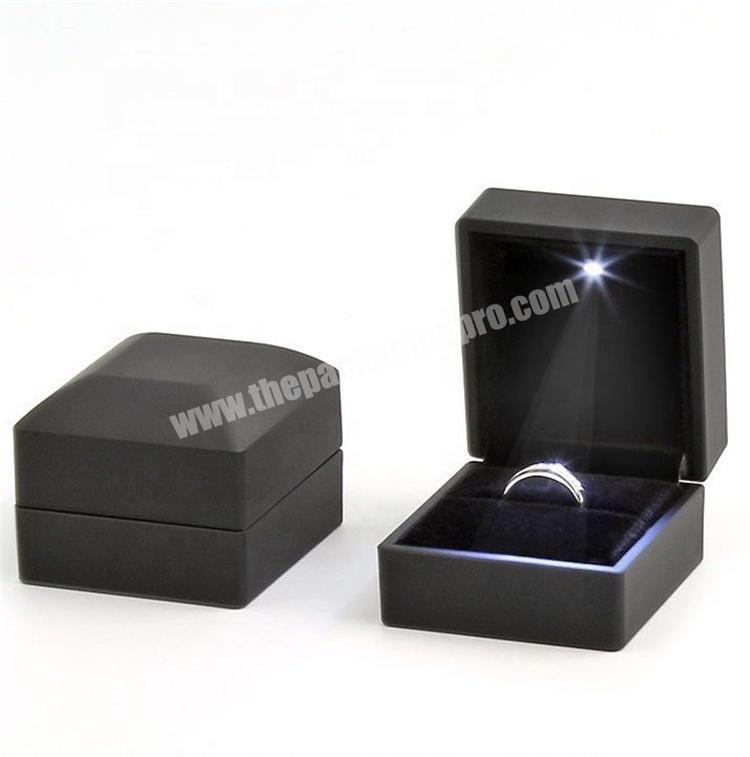 Cheap Photo Led Light Black Rectangular Packaging Paint Wedding Women Jewelry Set Velvet Inside Ring Lighting Boxes