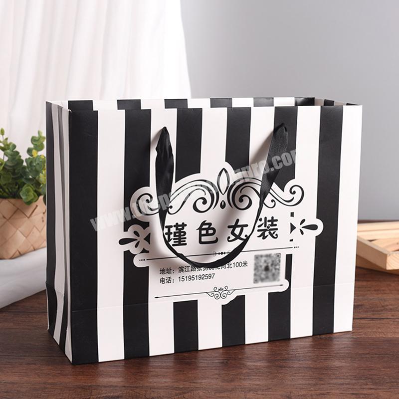 China Factory Black and white stripe paper packing bag universal clothing shopping gift pape carrierr bag