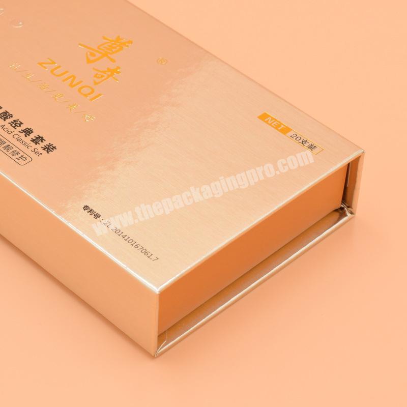 China Manufacturer Luxury Magnetic Closure Cardboard Gift Box Packaging Wholesale