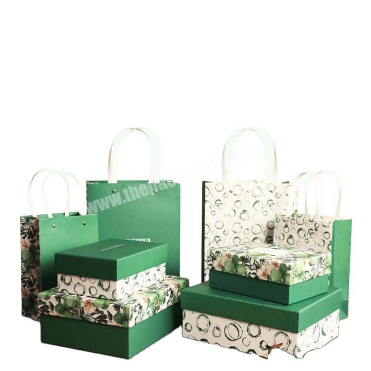 China manufacturing cheap promotional customized gift bag and gift box