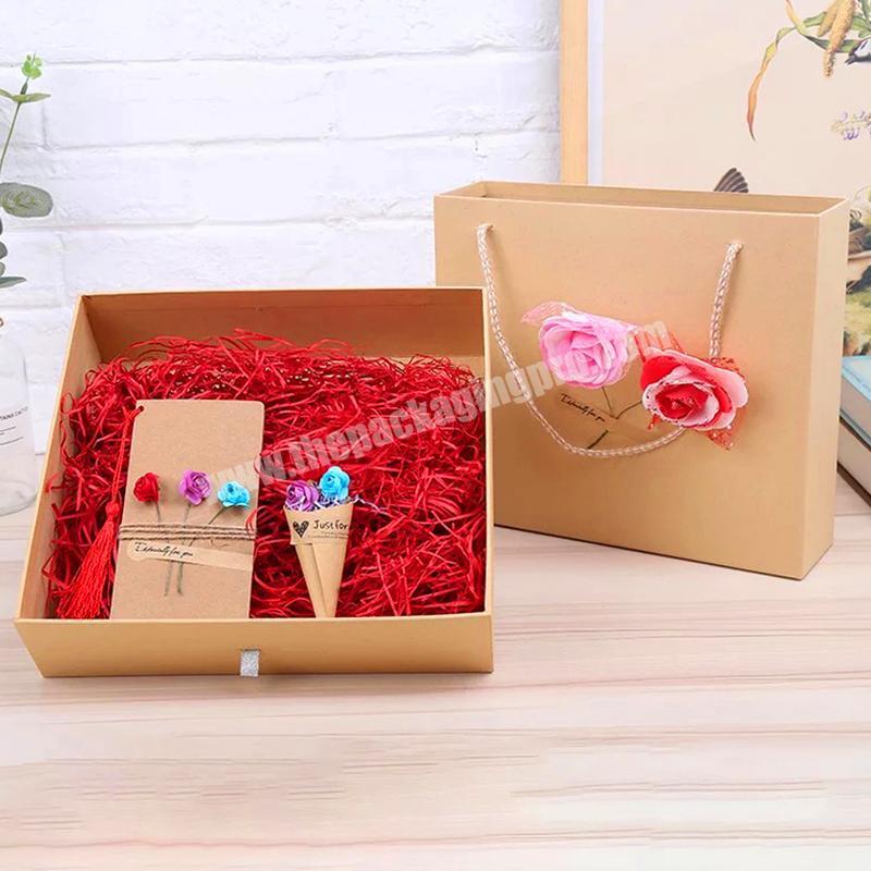 China Supplier Craft Premium Wholesale Gift paper Box With handle