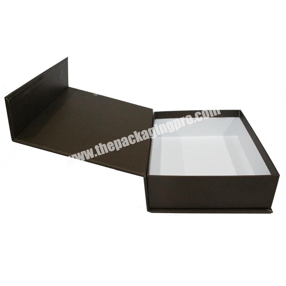 Clamshell magnetic gift box with EVA inserts shenzhen customize printing