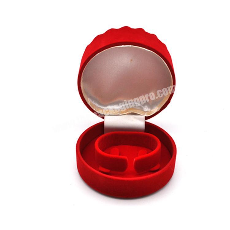 Comfortable Flocking Red Round Shaped Ring or Bracelet Packing Box Swirl Lid Jewelry Box