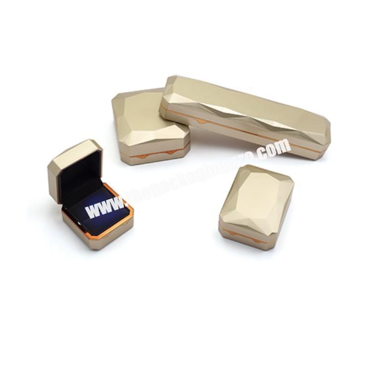 Crepack hot sale 2020 LED light Jewelry Ring Box gold color size 7x7.5x5.3cm