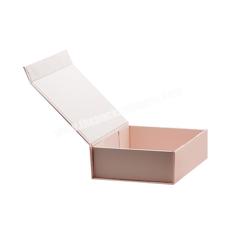 Custom 20x15x5cm pink color magnetic closure folding gift boxes