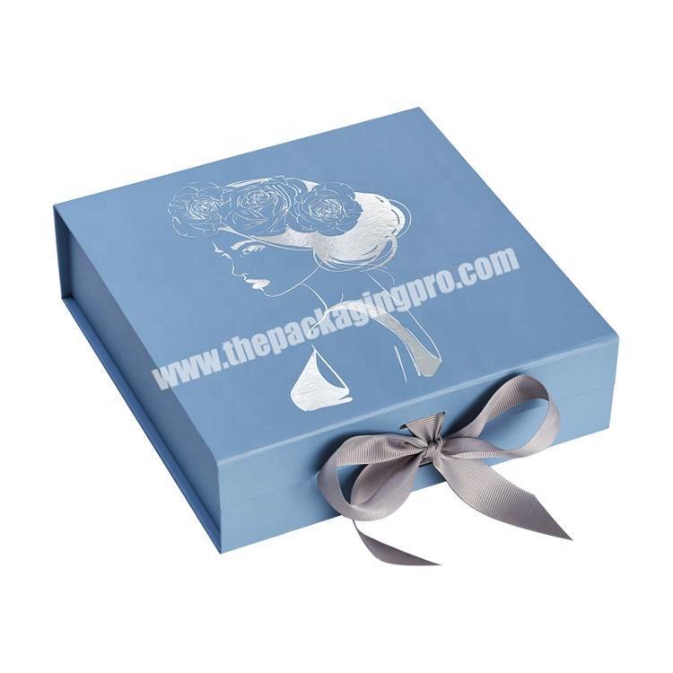 Custom Cardboard Packaging Magnetic Gift Box With Embossing Logo