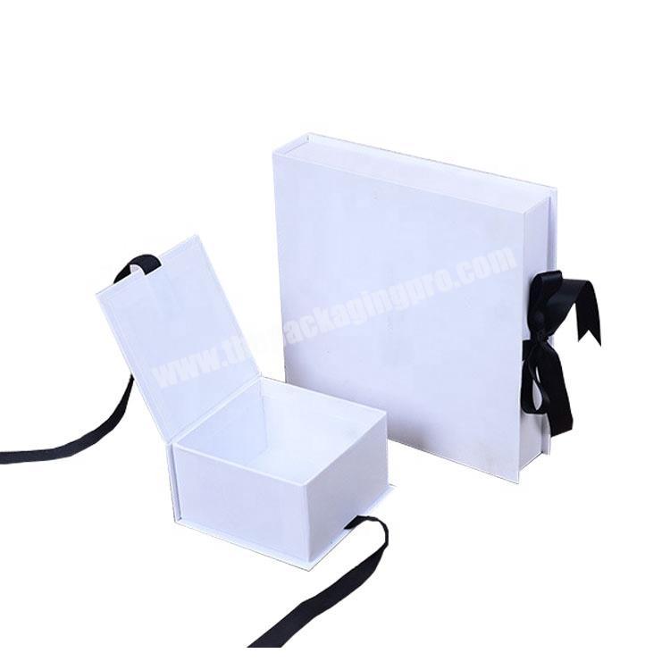 Custom Cardboard Paper Packaging Foldable Cosmetic Gift Box With Ribbon Closure