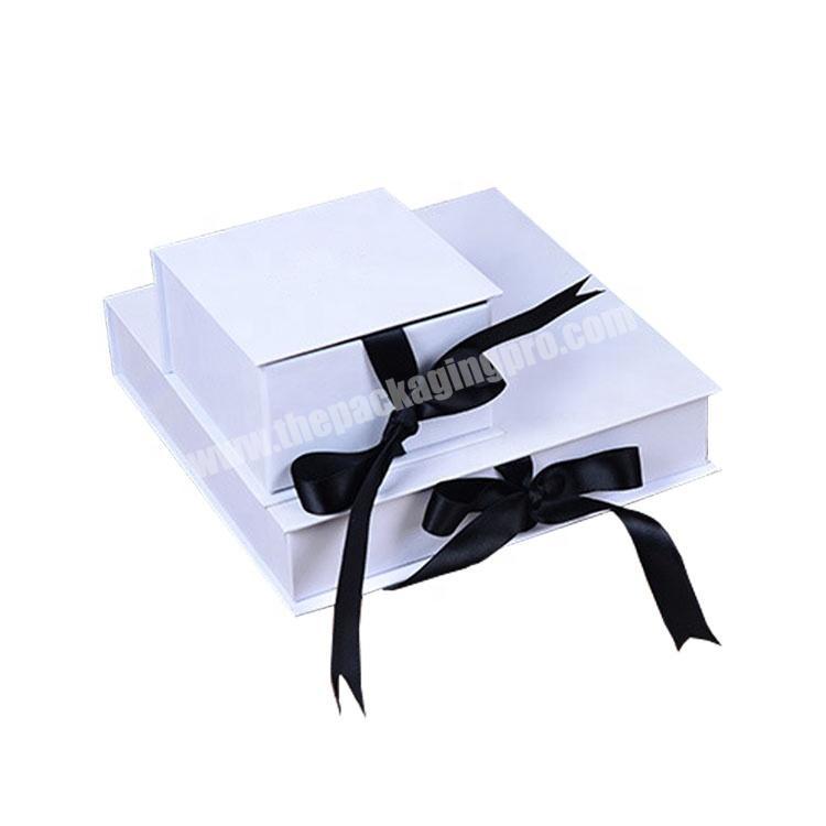Custom Cardboard Paper Packaging Magnetic Collapsible Gift Box With Ribbon Closure