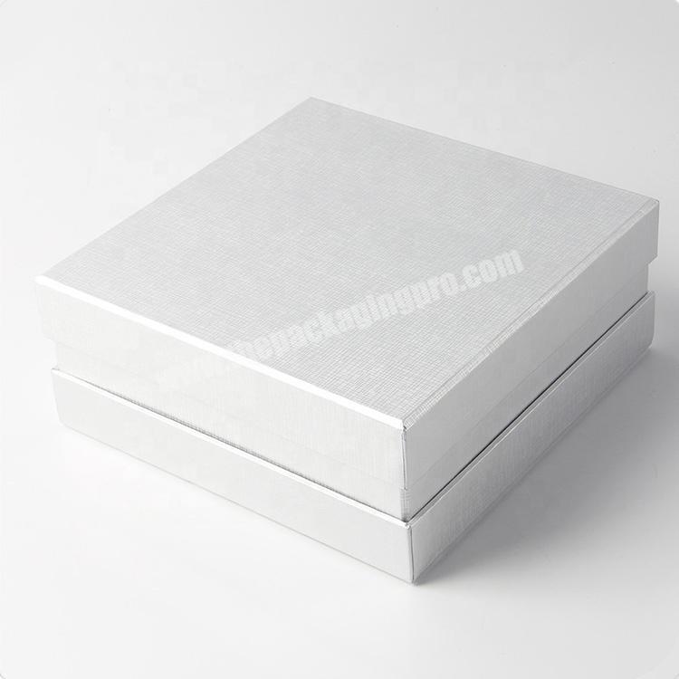 Custom design cardboard baby cloth gift box with sponge