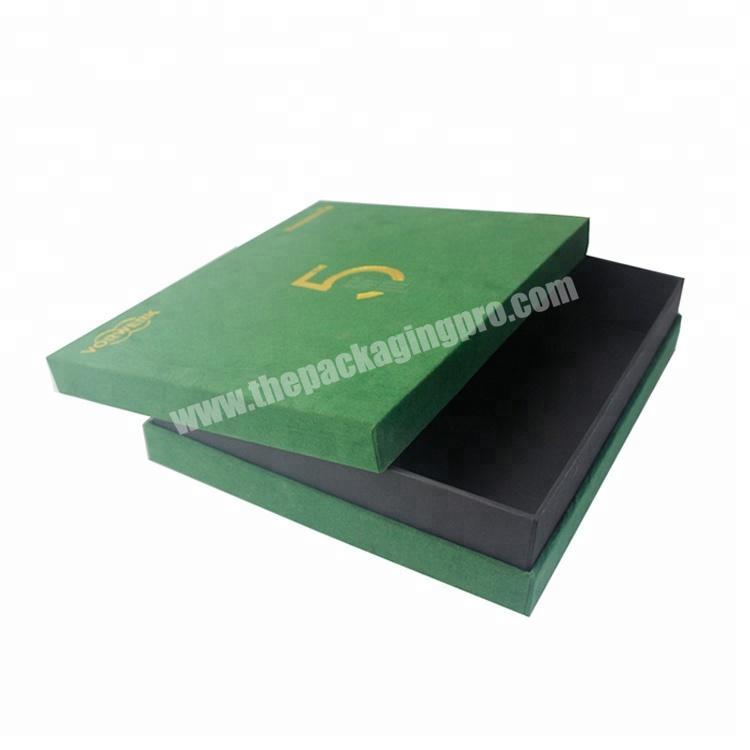 custom foil stamping green paper scarves winter hat gift paper box