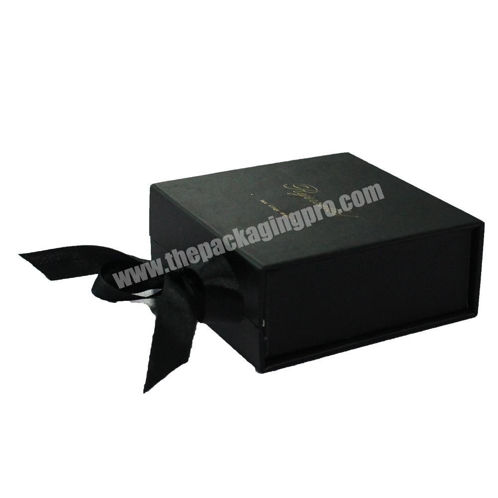 Custom logo Luxury hot stamping plain black matte box with handles