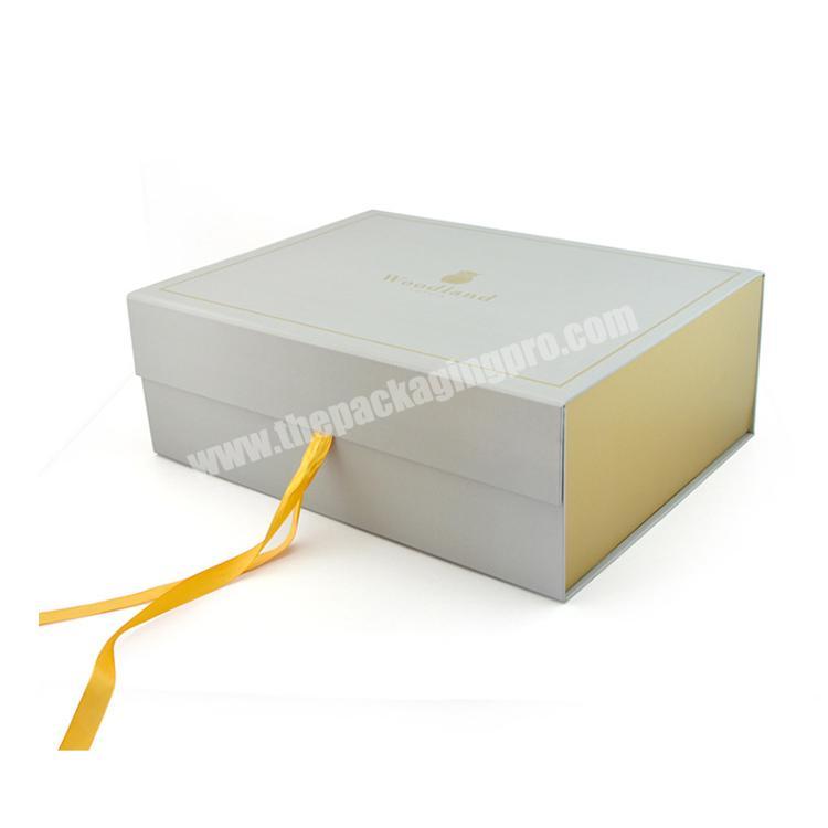 custom logo luxury magnetic paper cardboard folding box for clothes