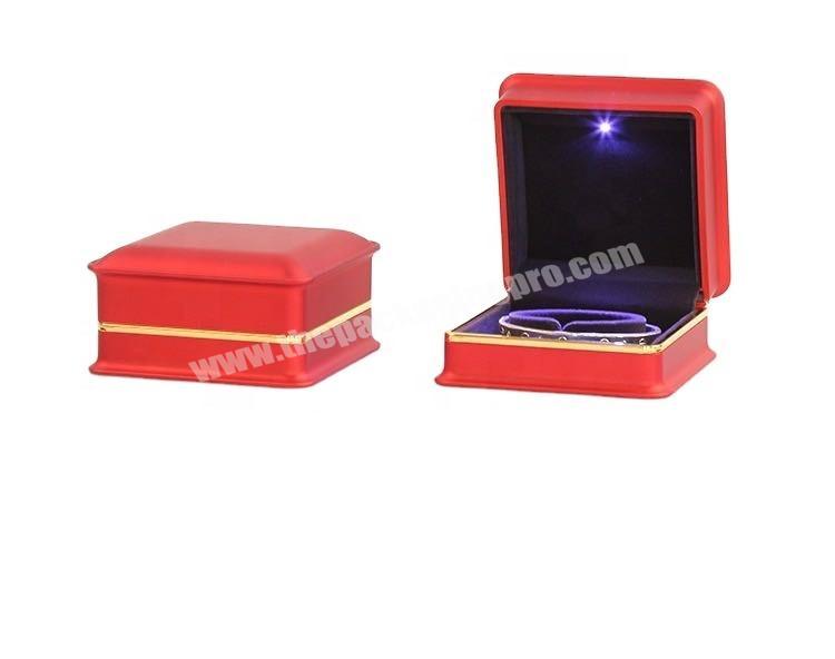 Custom Logo OEM Led Lighting Red Rectangular Package Paint Wedding Women Jewelry Set Velvet Inside Bangle Boxes