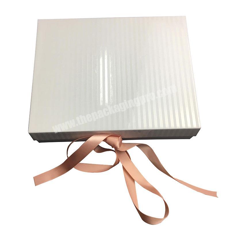 Custom Logo Print Luxury Magnetic White Cardboard Bridesmaid Gift Packing Paper Box with Ribbon Closure