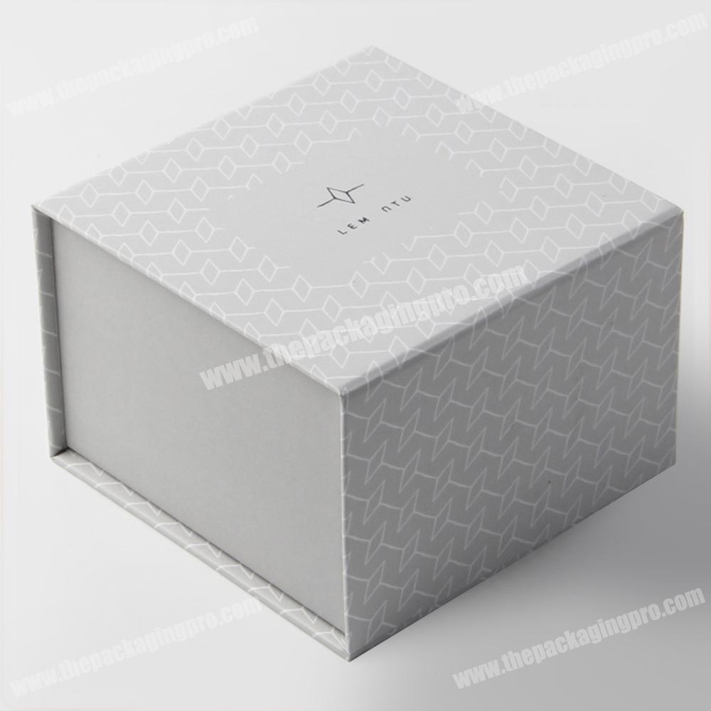 Custom logo printed magnetic closure foldable paper boxes luxury gift box packaging