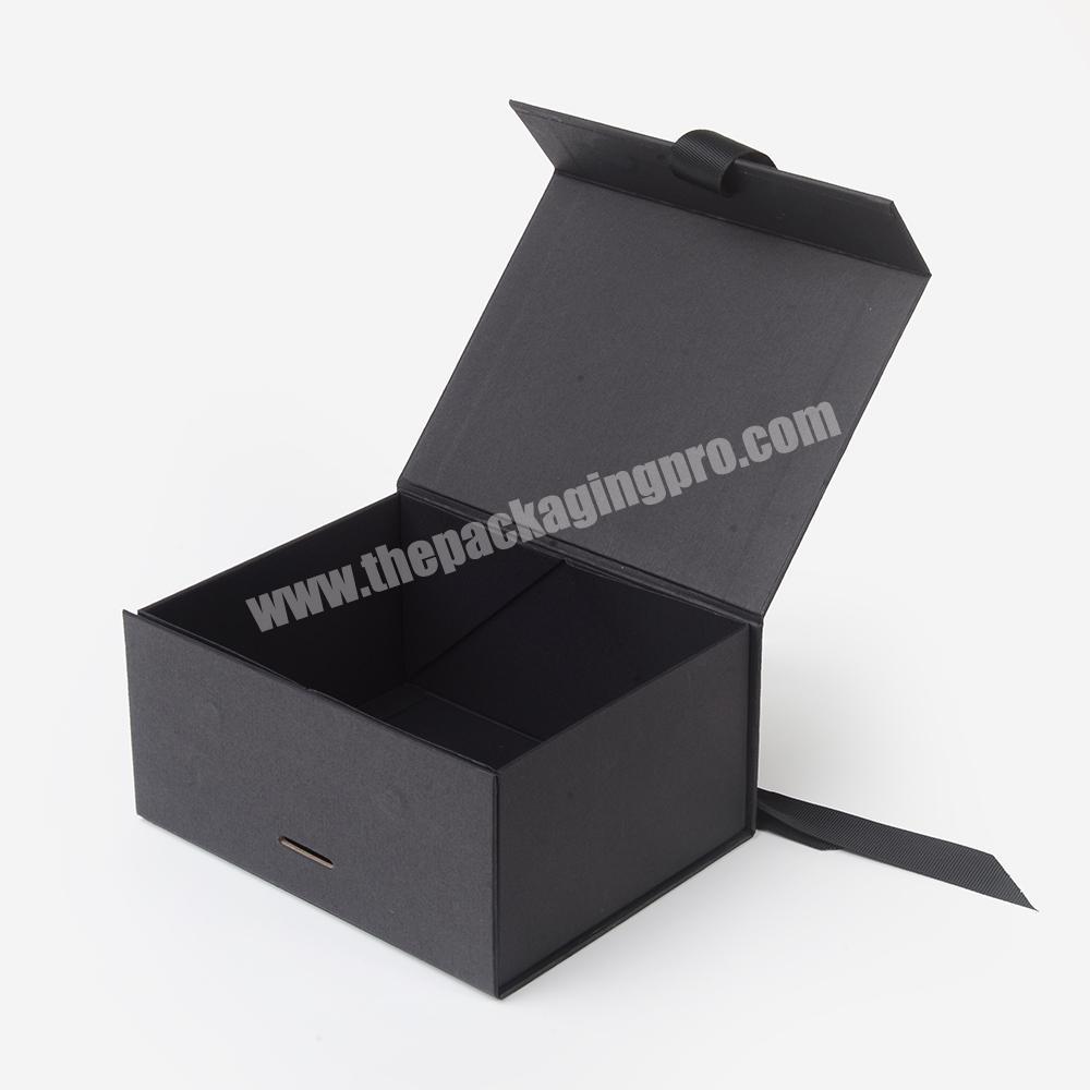 Custom Logo Printed Recycled Cardboard  Black Packaging Magnetic Closure Flat Foldable Luxury Paper Gift Boxes