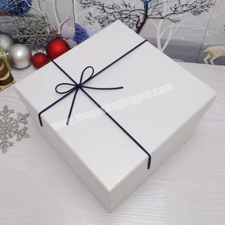 Custom logo printing luxury rigid packaging gift box for T-shirt clothes packaging