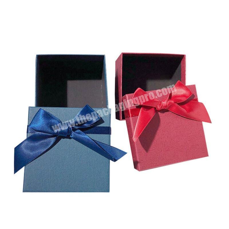Custom logo wholesale factory price base bridesmaid gift box