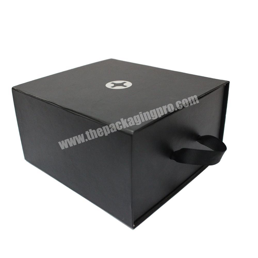 Custom luxury matte black magnetic gift boxes cardboard with handle