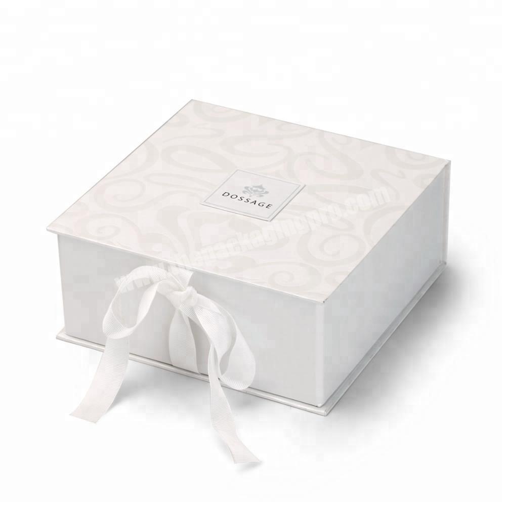 Custom Luxury Packaging Cardboard Paper Gift Box with ribbon closures packaging white gift box