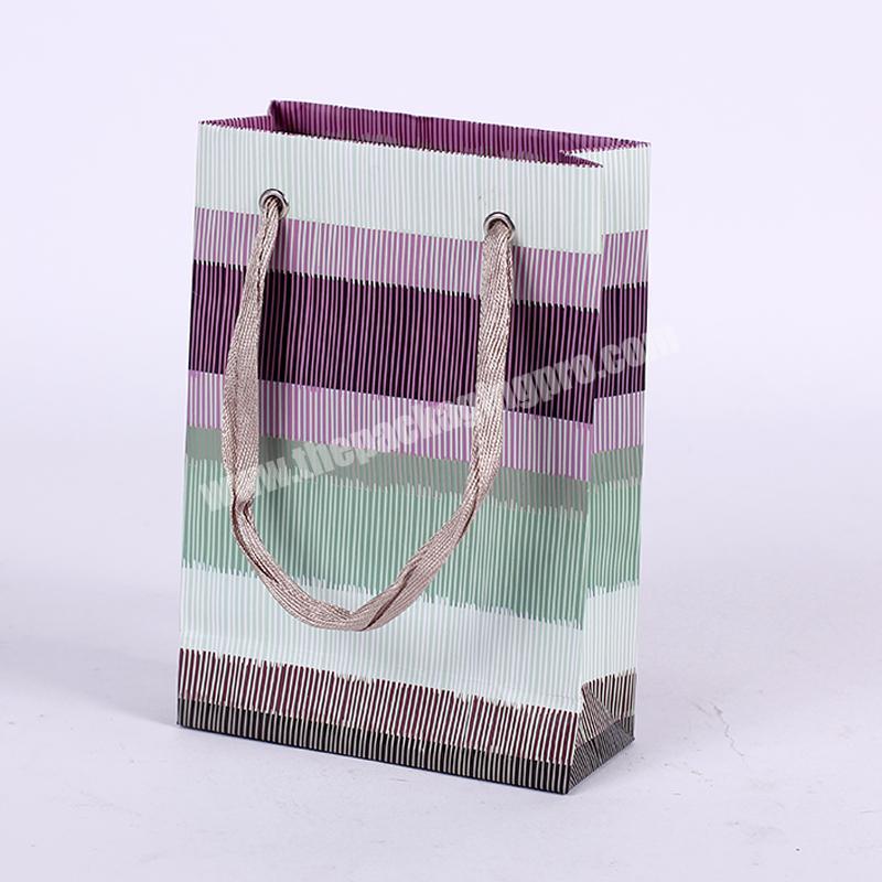 Custom made color printing clothing paper shopping gift bag