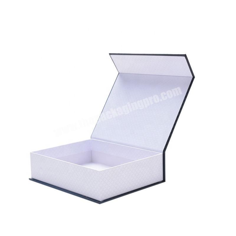 Custom Magnetic Closure Cardboard Skincare Gift Set Tray Insert Packing Box For Cosmetics Products