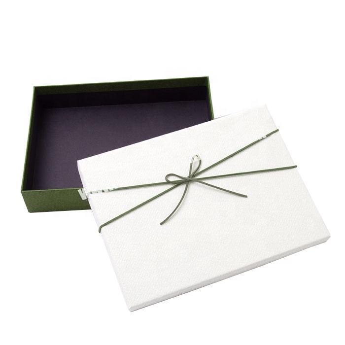 Custom paper packaging t shirt gift box with printed embossed logo