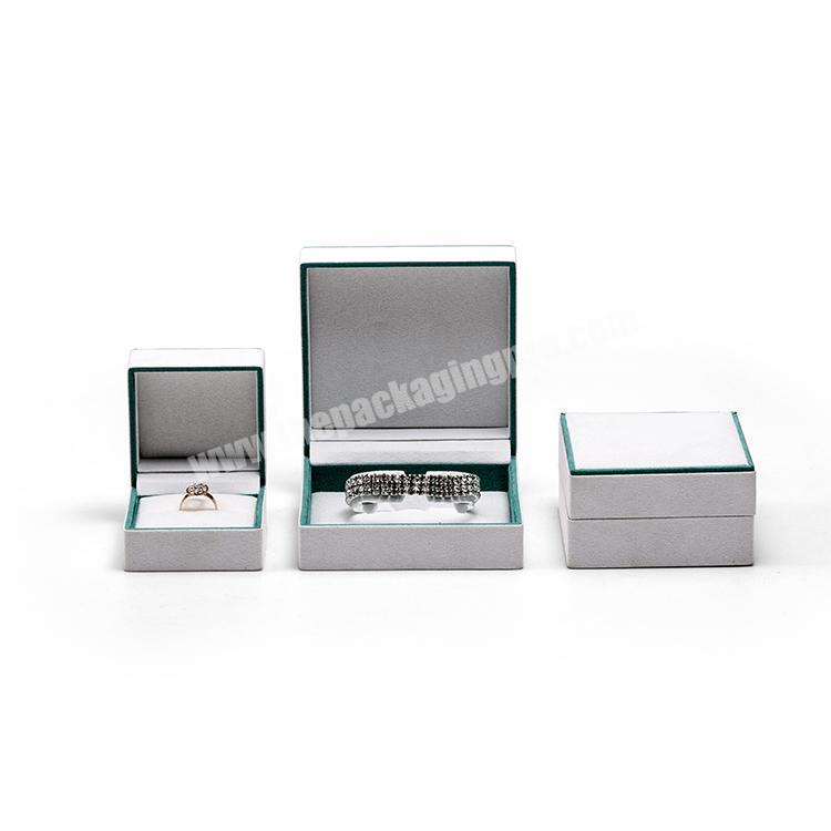 Custom plastic gift boxes with suede insert for ring necklace bracelet watch packing white PU leather packaging jewelry box