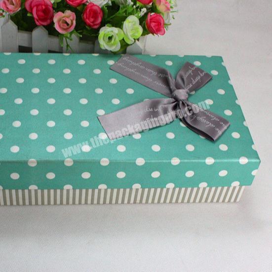 Custom popular gift box with bowed cardboard packaging retail paper box eco friendly