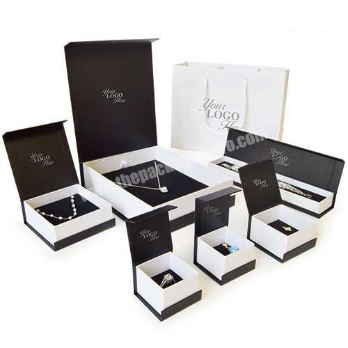 Custom Printed Label Insert Velvet  Beautiful Cardboard Bracelet Ring Jewelry Gift Box Custom Logo Packaging