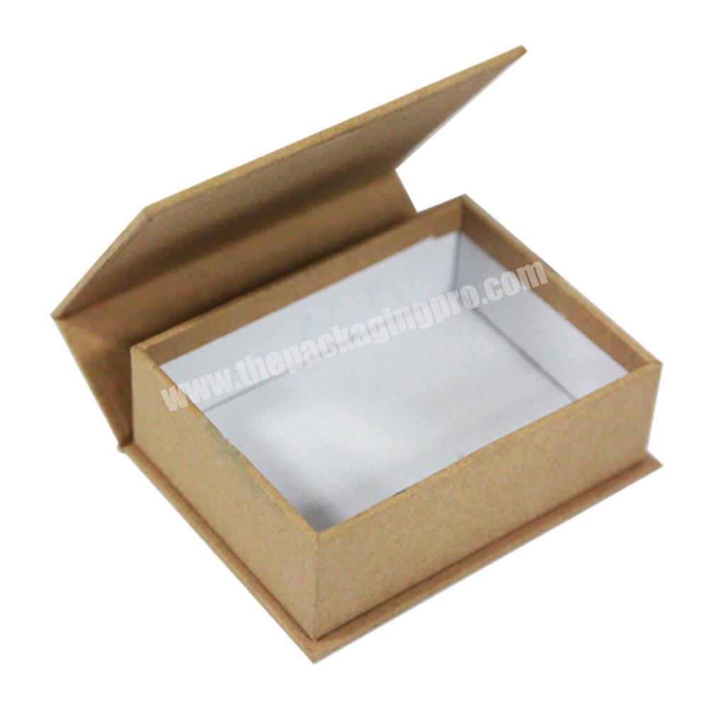 Custom recyclable durable kraft paper gift box with magnet closure