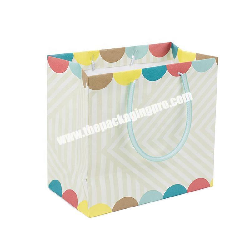 Custom shopping gift with handle paper bag