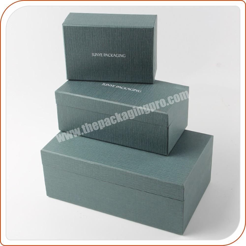 custom size luxury cardboard paper clothing shoulder gift packaging box
