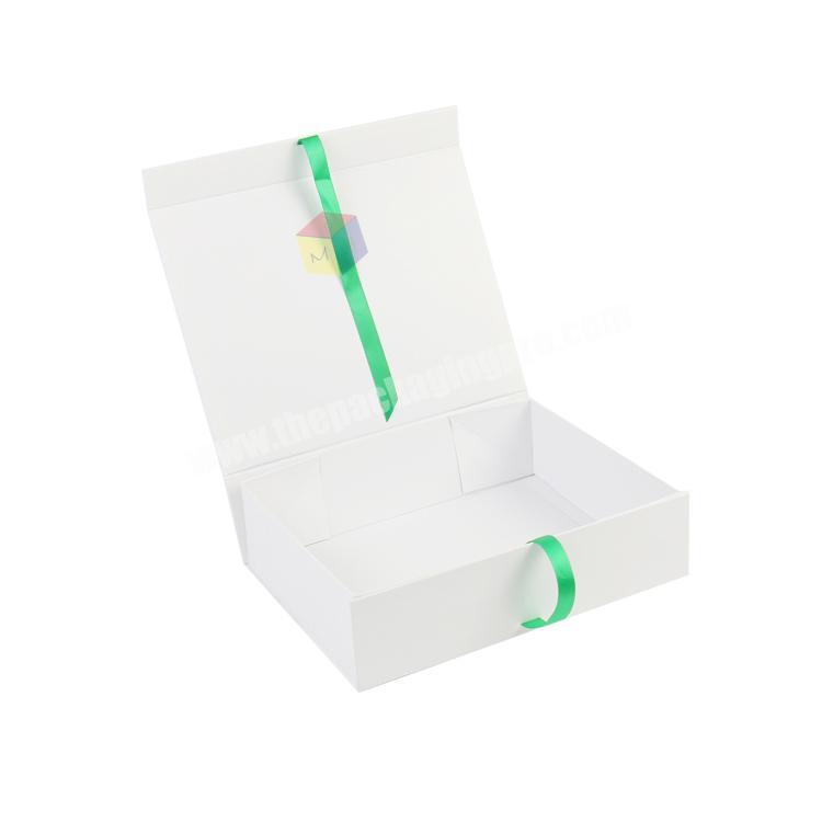 custom white magnetic collapsible gift box with ribbon