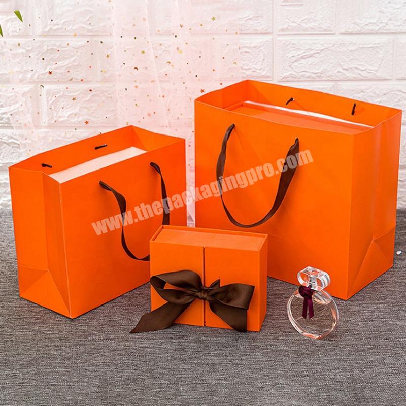 Custom wholesale magnetic small hard cardboard gift packaging paper box with lid