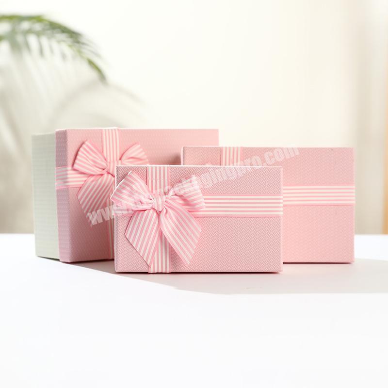 Customize cardboard gift boxes with t-shirt packaging boxes with ribbon