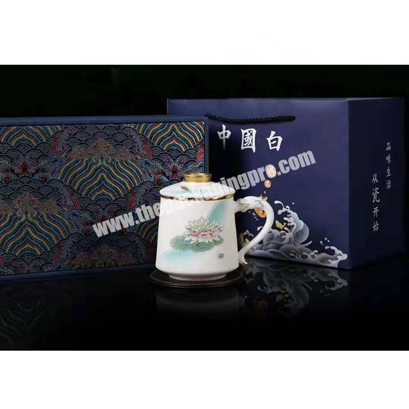 https://thepackagingpro.com/media/goods/images/customized-design-rigid-coffee-tea-cup-packaging-beer-mug-gift-box-with-satin-insert_3bnn4Kg.jpg
