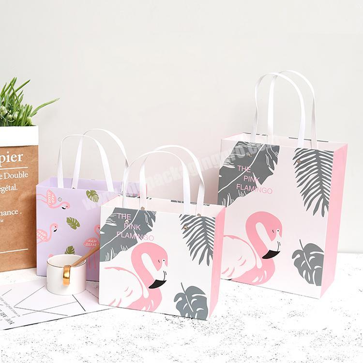Customized Logo Glossy Finishing Paper Tote Reusable Shopping Gift Bag for Clothing