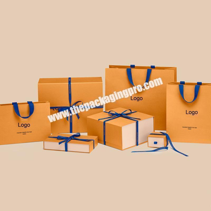 Customized luxury branded paper cardboard set gift bag and box handbag  packaging box for handbag purse