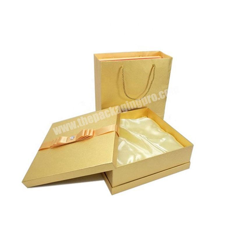 Customized Made Rectangular  Cosmetic Packaging Gift Boxes With Satin Lining