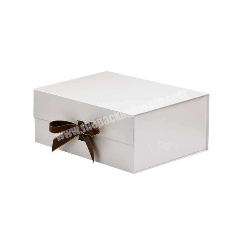 Customized rectangle white magnetic closure gift box packaging