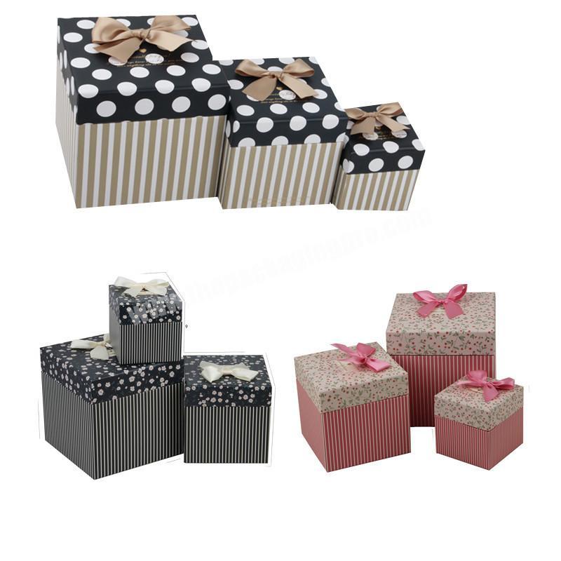 Different size paper cardboard gift boxes set with ribbon for gift packaging