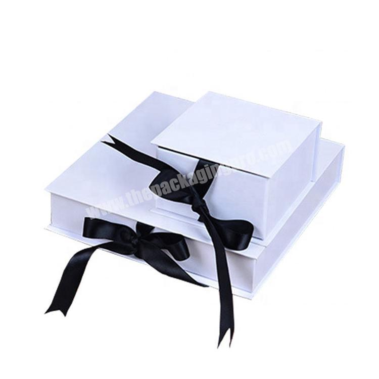 Eco Friendly Magnetic Foldable Cardboard Paper Packaging Bridesmaid Gift Box