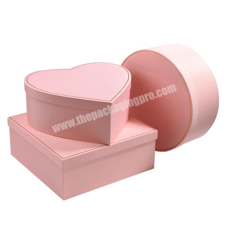 Elegant and generous pink love romantic female Valentine's day cardboard gift box