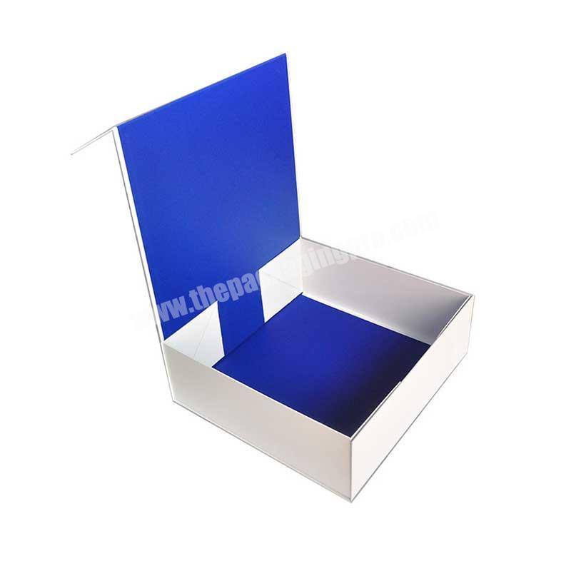 Factory supplier surface white color magnetic folding gift box with magnet