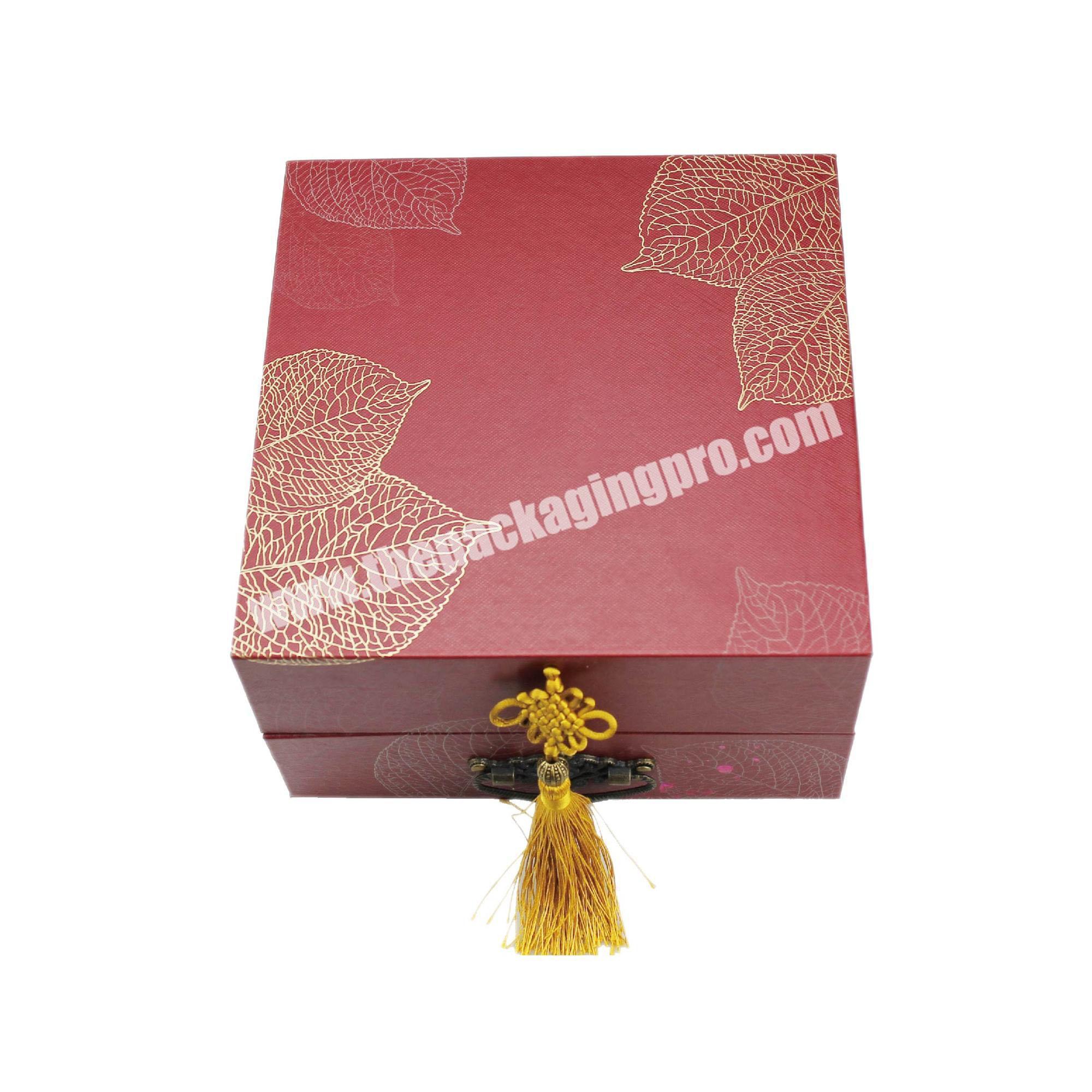 Factory wholesale magnetic closure luxury gift box packaging