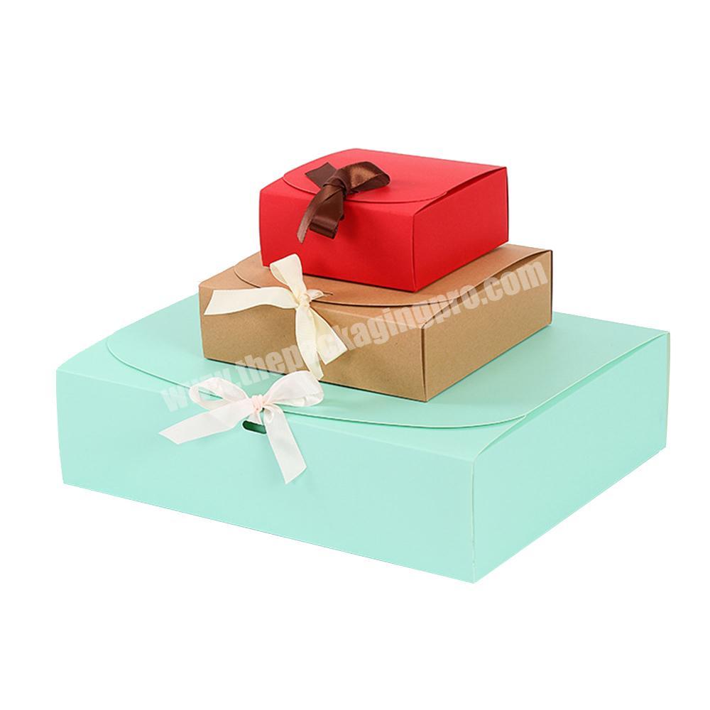 Fashion design recycled kraft paper easy fold candy packaging box with ribbon