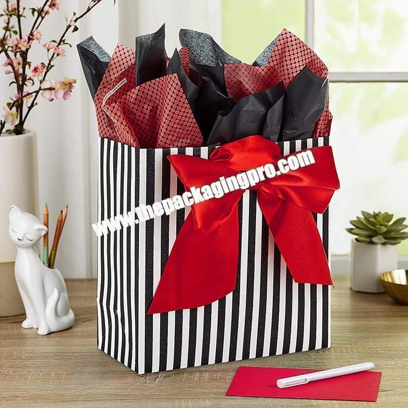 Fashion paper shopping bag custom decorative door gift paper bag with handles